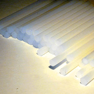 Low melt adhesive: approximately 2440 sticks: Bulk pack of 10Kg  (TS0644)